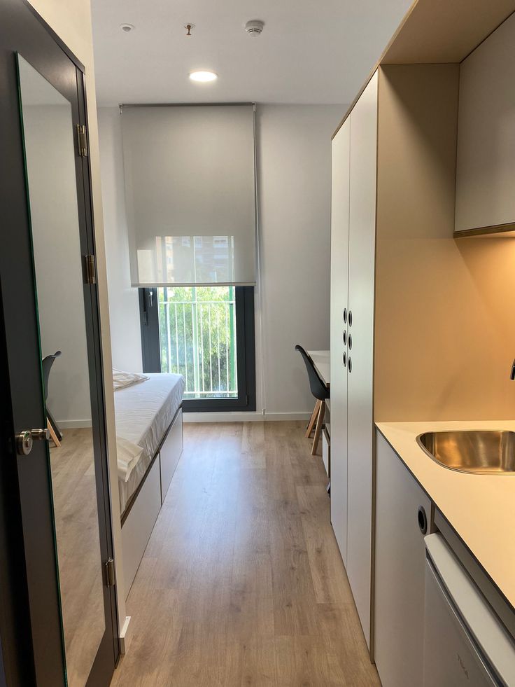 kamar anggrek